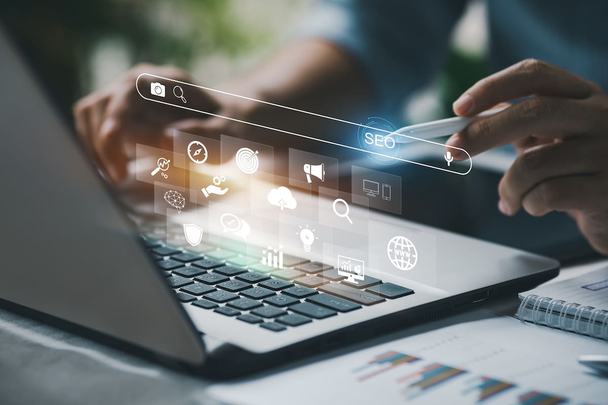 Modelo de negocios en crisis: la <b>inteligencia artificial</b> desafía a la consultora más emblemática thumbnail