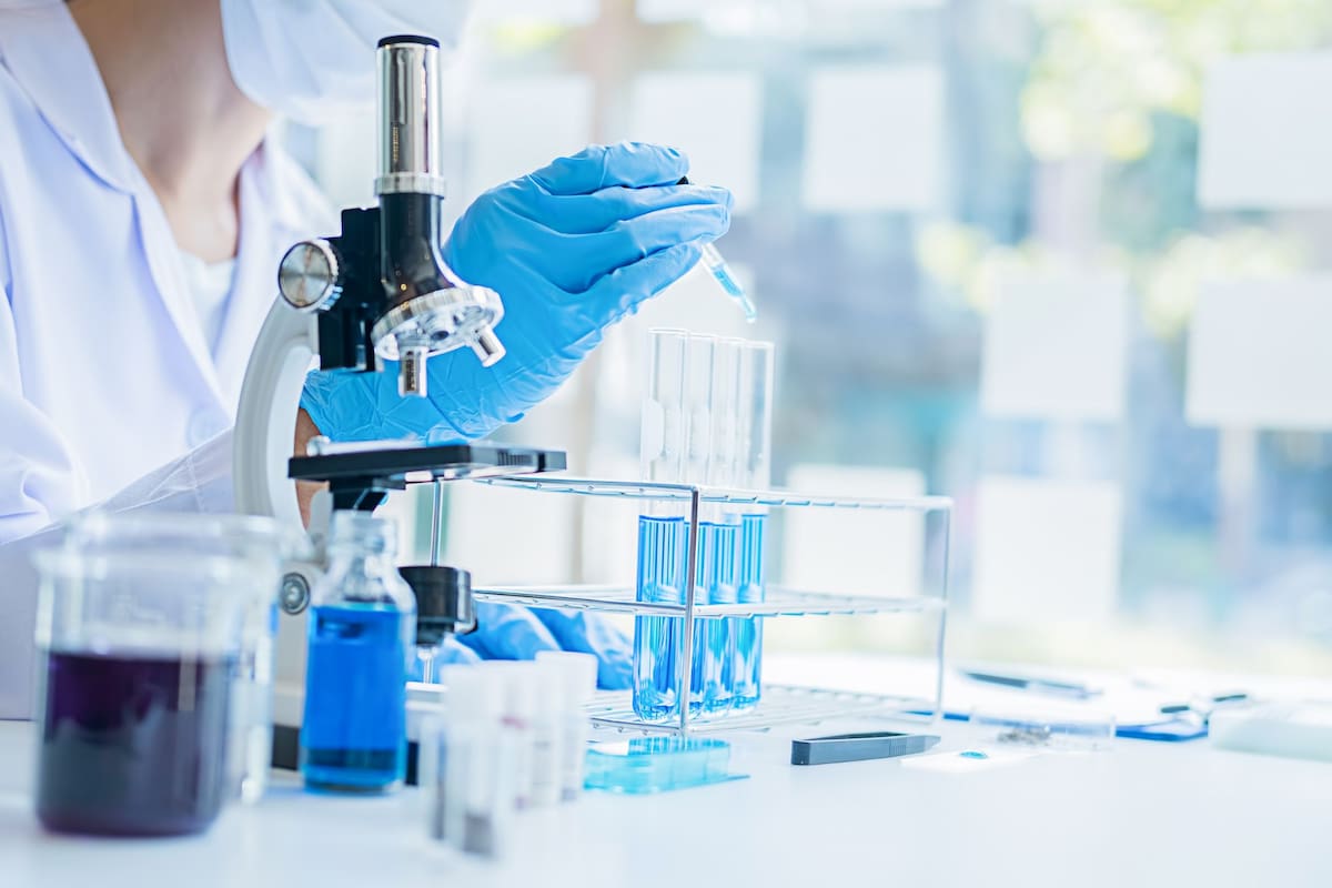 El problema de las superbacterias que tomó años en ser resuelto por científicos y que la IA ... thumbnail