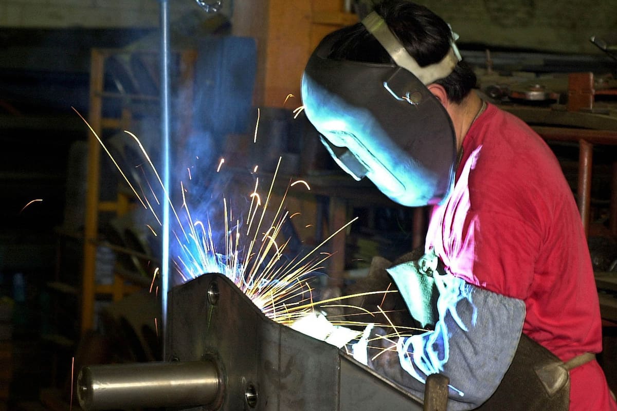 Un dato nacido de la <b>inteligencia artificial</b> registró un freno en la economía bonaerense thumbnail