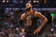 NEBA: LeBron James está bajo de batería y Cavaliers sufre ante Celtics