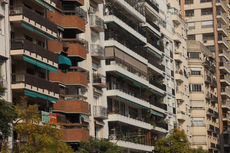 Los barrios porteños en los que más bajaron los precios para comprar y vender