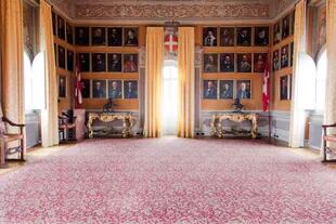 Habitación con los retratos de todos los Grandes Maestres