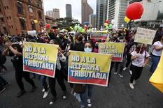 El dilema de Latinoamérica: subir impuestos o el abismo de la deuda