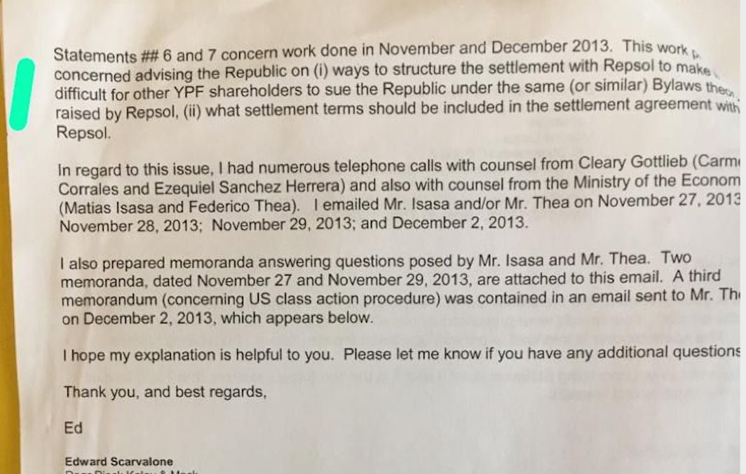 Fragmento del mail que le manda el abogado estadounidense Edward Scarvalone a varios funcionarios de Cristina Kirchner