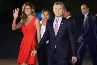 El presidente acompañado por la primera dama, Juliana Awada, llegó al acto inaugural de la cumbre, en el Gran Teatro Nacional Limeño