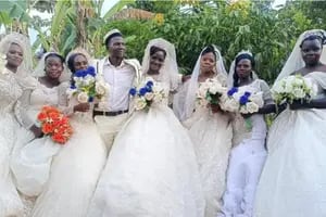 La historia del polígamo africano de 43 años que se casó con 7 mujeres el mismo día