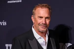 Kevin Costner, muy cerca de una cantante norteamericana que fue un éxito en los 90