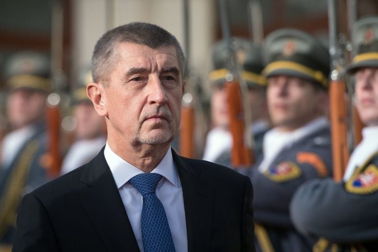 El primer ministro checo Andrei Babis anunció que su gobierno tenía pruebas irrebatibles de espionaje por parte de Rusia y vinculó a dos hombres rusos con la detonación en Vrbetice, ocurrida el 16 de octubre de 2014