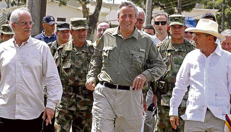 El secuestro de Ingrid Betancourt, en 2007, reunió al entonces canciller Taiana, el expresidente Néstor Kirchner y al entonces presidente colombiano, Alvaro Uribe, en Villavicencio