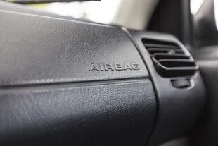 Airbags. Las bolsas de aire responden a la acción de un acelerómetro