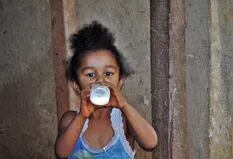 La dura realidad en Cuba, donde las madres no consiguen leche para sus hijas