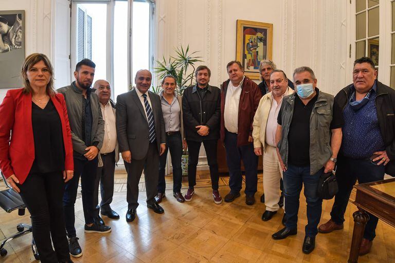 Máximo Kirchner se sumó esta semana a una reunión que Juan Manzur encabezaba con sindicalistas del transporte
