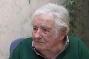 La respuesta de Pepe Mujica tras los insultos que recibió de seguidores de Milei en la Feria del Libro