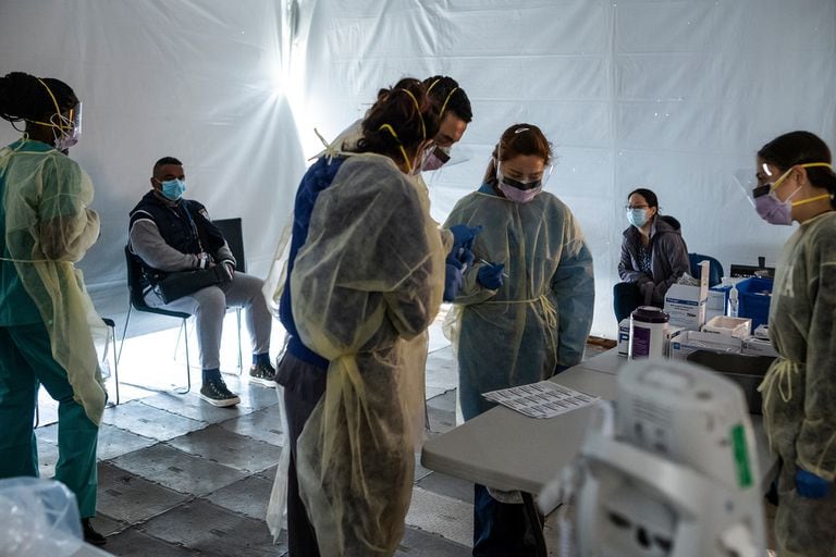 Médicos en el Bronx se hacen test de coronavirus