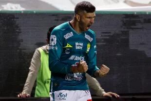 Grito de gol de Emmanuel Gigliotti en León, una imagen que se replica ahora con Ariel Holan como DT.