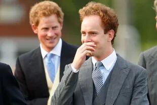 El príncipe Harry y Tom Inskip son amigos de la infancia