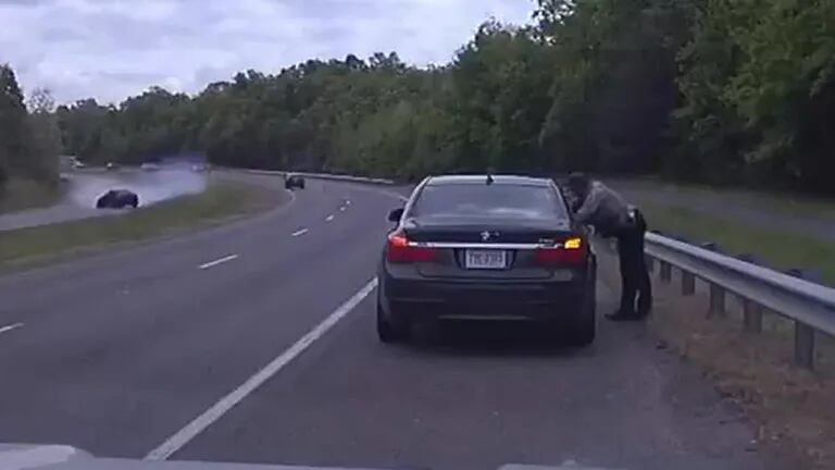 USA: Ein Polizist aus Virginia wurde gerettet, als er versuchte, ein Auto zu kontrollieren, das mit 120 km/h fuhr.