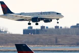  Delta Air Lines tuvo que pagar cientos de miles de dólares en impuestos tras la emisión de los pasajes de avión