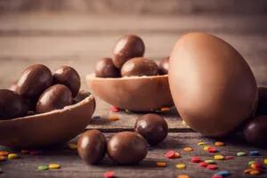 Huevo de Pascua de chocolate tradicional