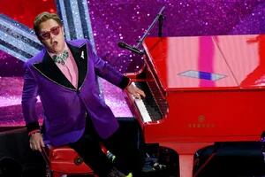 Elton John se puso picante al comparar su biopic con Bohemian Rhapsody