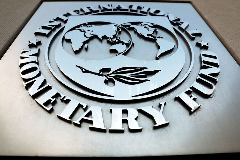 La deuda externa y la relación con el Fondo Monetario, un vínculo histórico bajo la lupa del #10yearschallenge 