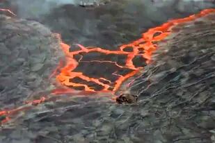El Servicio Geológico de los Estados Unidos (USGS) compartió imágenes del lago de lava ubicado en el interior del cráter del volcán hawaiano