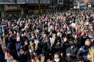 Miles de fieles se congregan en Liniers en honor a San Cayetano 