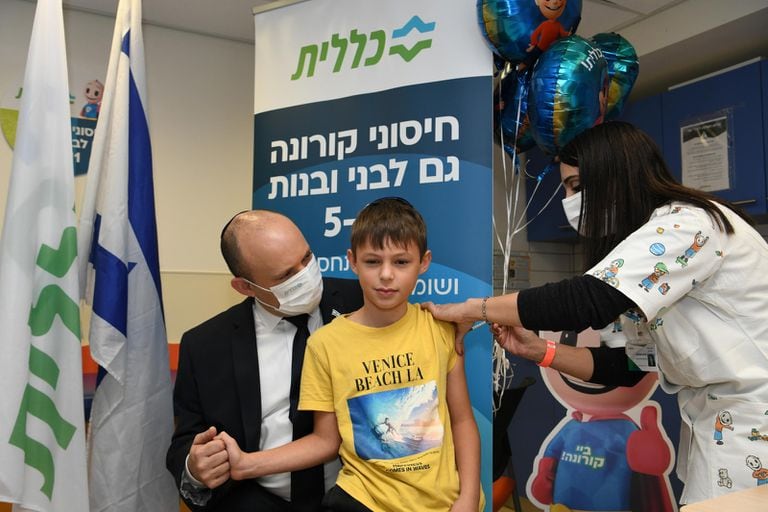 Israel empezó a vacunar a los menores de 12 años: qué dosis aplican