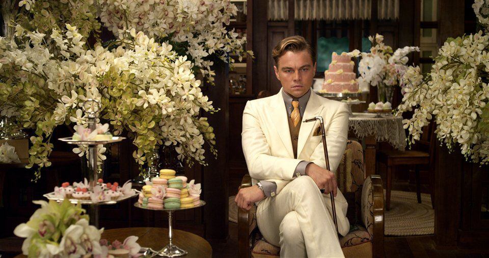 DiCaprio como Jay Gatsby, en la opulencia de su mansión de Long Island