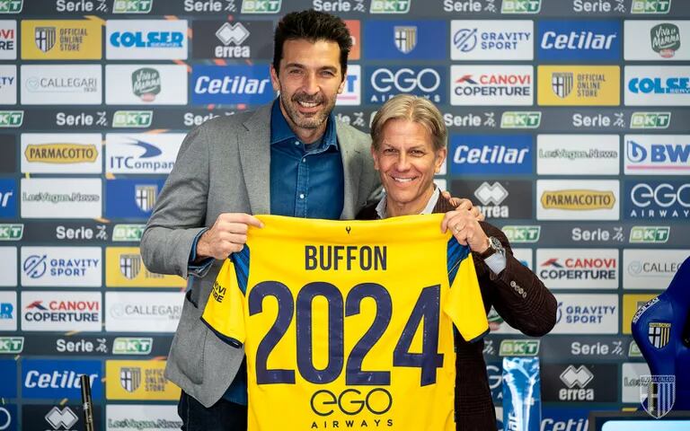 La leggenda continua: Gianluigi Buffon prolunga il contratto con il Parma fino al 2024