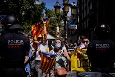 El gobierno español indultó a nueve líderes catalanes presos por el intento de secesión