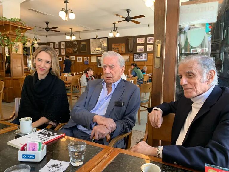 Cayetana Álvarez de Toledo, Mario Vargas Llosa y Juan José Sebreli 