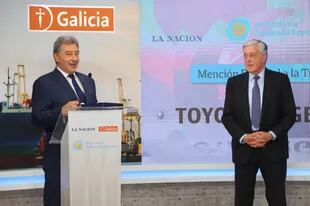 Toyota se adjudicó un reconocimiento a su trayectoria. Recibió el premio Daniel Herrero, el CEO de la empresa, de manos de Sergio Grinenco, presidente del Directorio de Banco Galicia