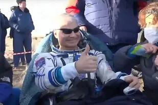 30-03-2022 Mark Vande Hei es atendido por personal ruso tras volver a la Tierra este 30 de marzo POLITICA INVESTIGACIÓN Y TECNOLOGÍA NASA