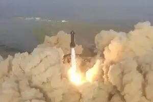 Cómo fue el histórico lanzamiento del supercohete Starship que explotó minutos después del despegue
