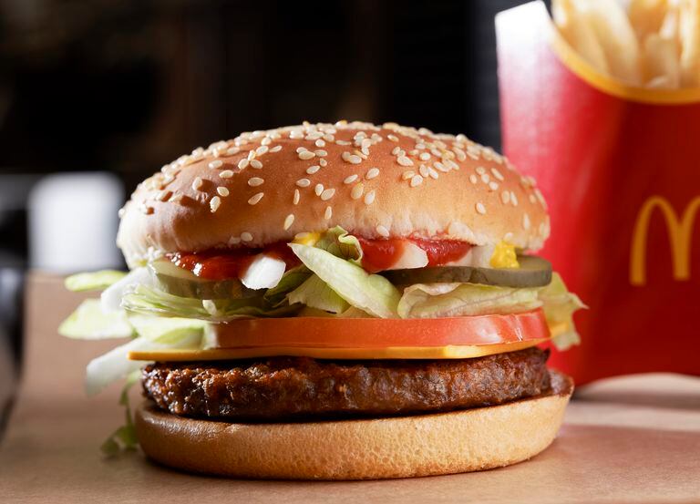 La historia de la hamburguesa sin carne de McDonald’s que es furor en Estados Unidos