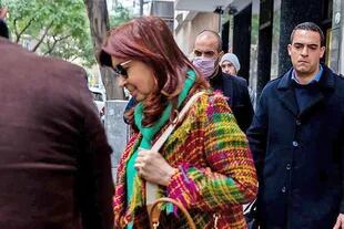 Cristina Kirchner no estará presente en la audiencia de hoy. Justificó ante el Tribunal Oral que tiene actividad parlamentaria y su planteo fue aceptado