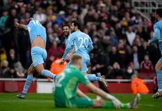 VAR, penal, expulsión y un gol agónico en el triunfo de Manchester City sobre Arsenal (además, una joya de Lanzini)