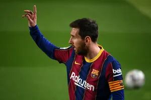 Ni aunque jugara gratis: el descalabro de Barcelona para no renovarle contrato a Messi