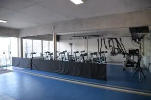 El gimnasio incluye sala de spinning, que también puede ser utilizado por las familias de los alumnos