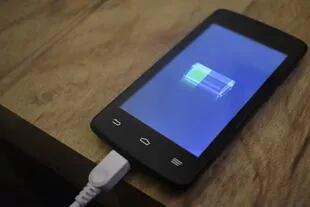 Android ofrece la oportunidad de cargar celulares sin enchufarlos. Foto: Pexels