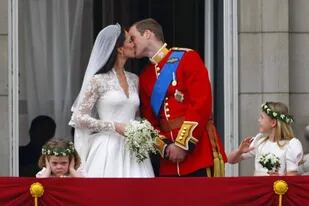 Revelan qué le dijo William a Kate Middleton en el balcón después de casarse
