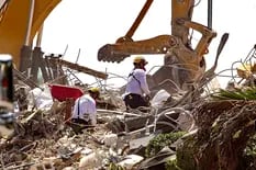 Los “tesoros” que encontraron entre los escombros tras el derrumbe en Miami