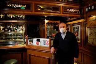 Pablo Suárez, propietario del restaurante La Rambla, que cerró por la crisis económica desatada por la pandemia del coronavirus; "cada 15 días se modifican las reglas de juego", asegura