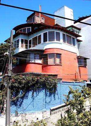 Frontis de la casa museo La Sebastiana, en Valparaíso