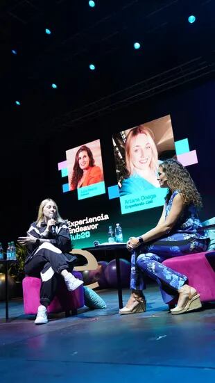 Ariana Onega, CEO y cofundadora de Empretienda en la charla con Julia Bearzi, de Endeavor