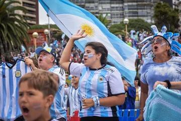 Festejo de hinchas argentinos en Mar del Plata