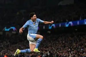 Un gol y una asistencia de Álvarez para Manchester City: los excelentes números del cordobés en la Champions