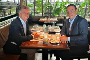 Mauricio Macri junto al gobernador radical de Corrientes, Gustavo Valdes