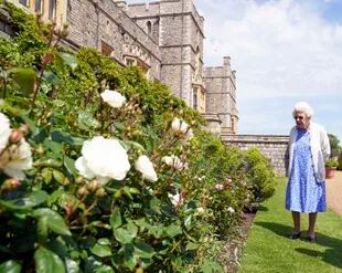 La reina Isabel II en el castillo de Windsor
